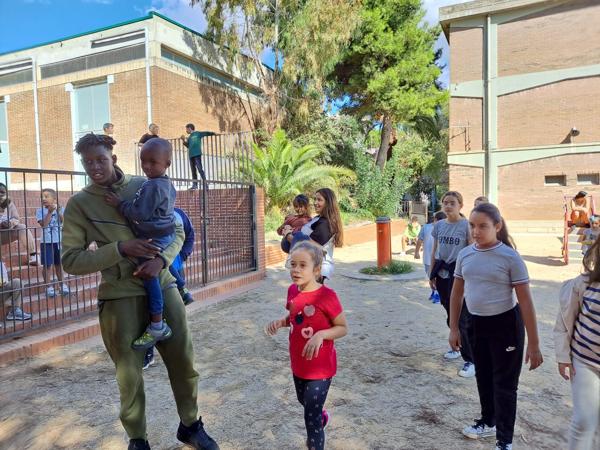 Quan l'alumnat d'infantil, primària i secundària gaudeix, crea, apren... i ens ho passem bé tots plegats, és quan pren sentit l'Institut Escola. Que tinguem un molt bon curs 22-23! <a href="/SSTTMVO/">ST_MVO</a> #xiec