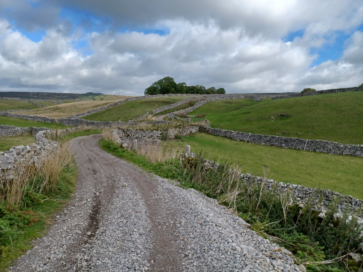 Rob15333645's tweet photo. Nice lanes run completed between Foolow and Eyam and back. Harder than I thought but feel better for it 😊 #eyam #foolow #running #derbyshire https://t.co/xN9NSnamu0