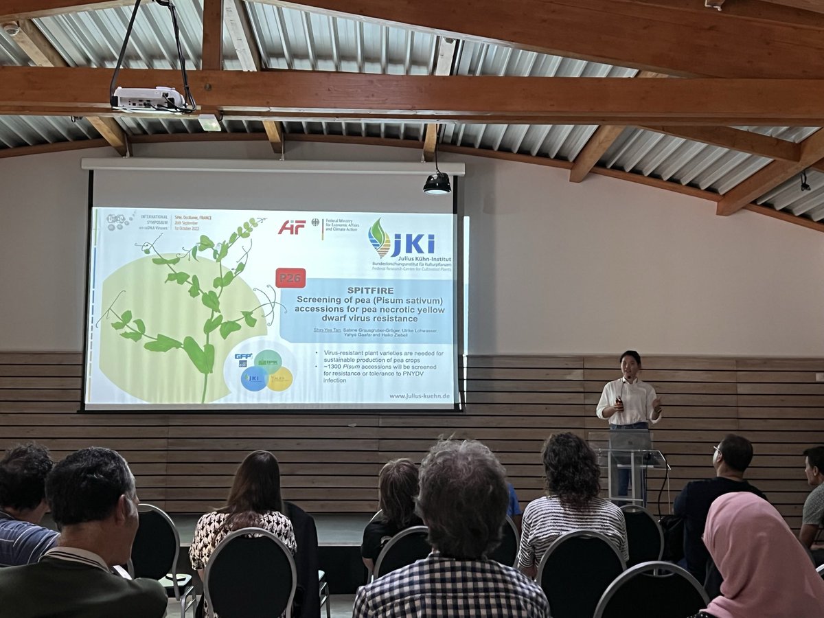 shinyeee_tan's tweet photo. It’s my first time attending an international conference and presenting the project SPITFIRE to the public! Thank you for the opportunity #is3dv https://t.co/cBb5JSGHZt