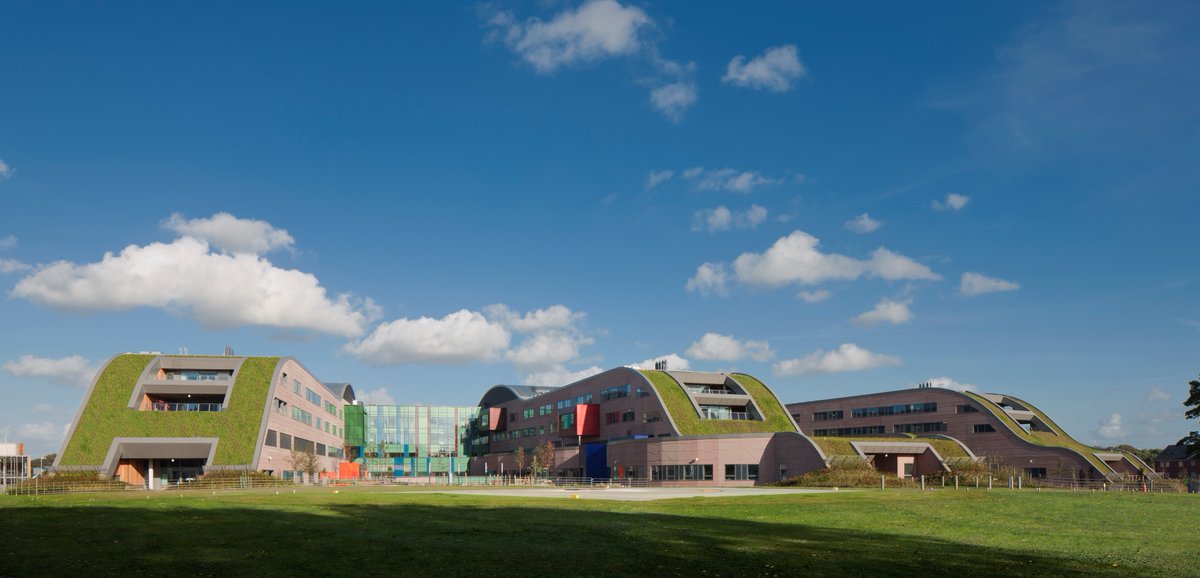 7 years ago today, we moved into our wonderful hospital 🏥 Inspired by children, our hospital is one of the busiest & biggest in Europe. Most patients have their own room with en-suite, park views 🌳 and a chef 👨‍🍳 on each ward. Happy 7th birthday to Alder Hey in the Park! 🥳🎂🎁
