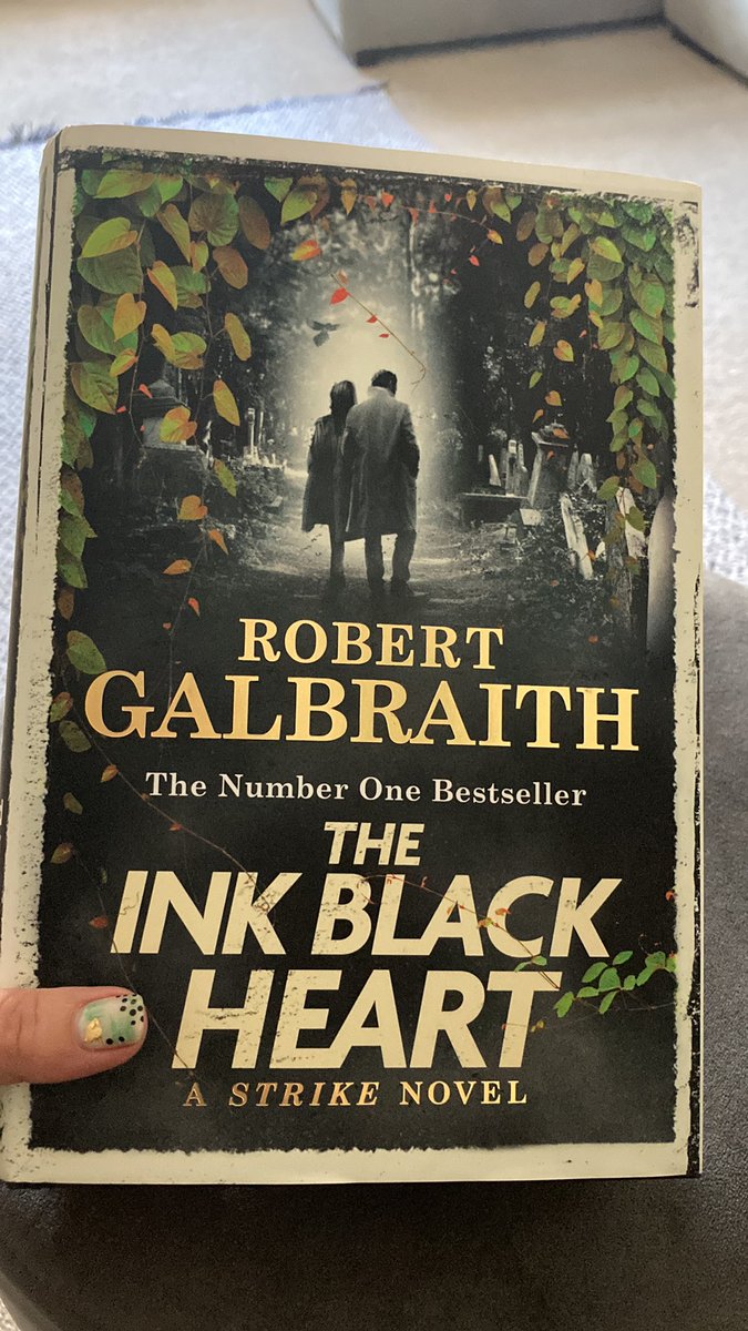 hannahsim83's tweet image. Going in. #robertgalbraith #TheInkBlackHeart #readingweekend