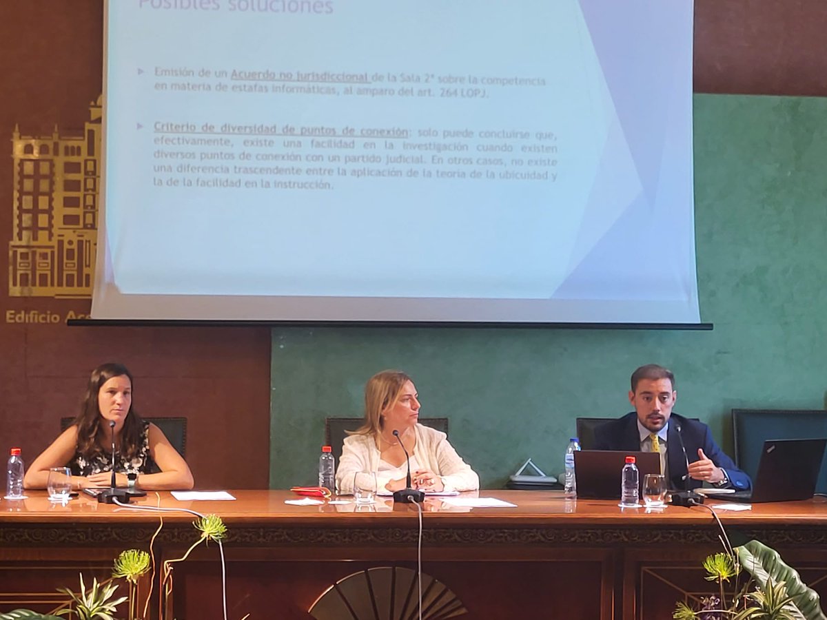 JuecesAJFV's tweet photo. ⚖️Esta semana hemos celebrado las V Jornadas Jurídicas de Málaga de la #AFJV
👉En la imagen, la mesa sobre cuestiones prácticas de la delincuencia informática.
Con Verónica Ponte, Montserrat Cortés, y Claudio García https://t.co/RgAfpoDt9m
