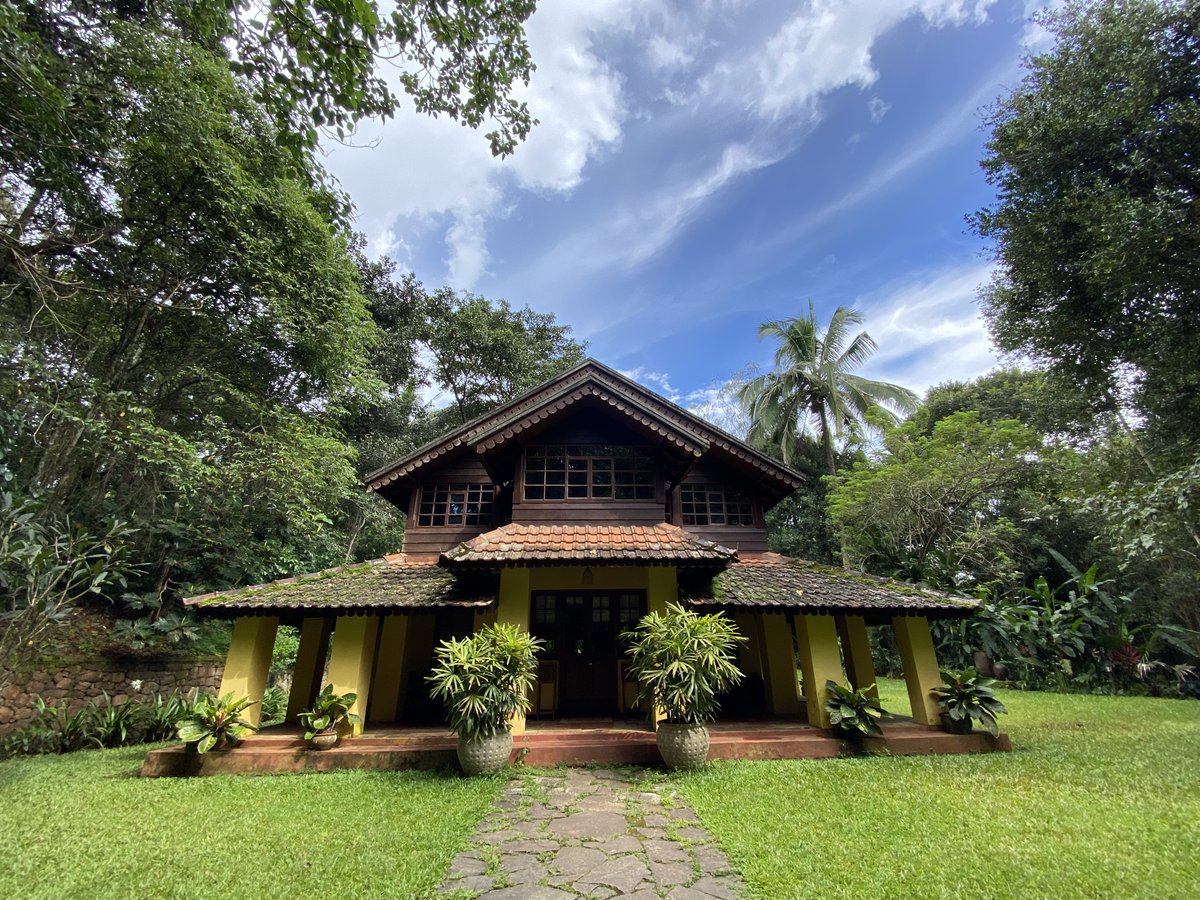 TasteWithRobin's tweet photo. Breathing the wild air amidst lush green coffee, tea & spice plantations, surrounded by the tropical rainforests of #Wayanad… Come join us in living a #SereneJourneys life.
©️📸
#travel #luxurytravel #travelphotography #gaytravel #Kerala #Traveller #luxuryhotel #traveldesigner https://t.co/SVx0IcioTw