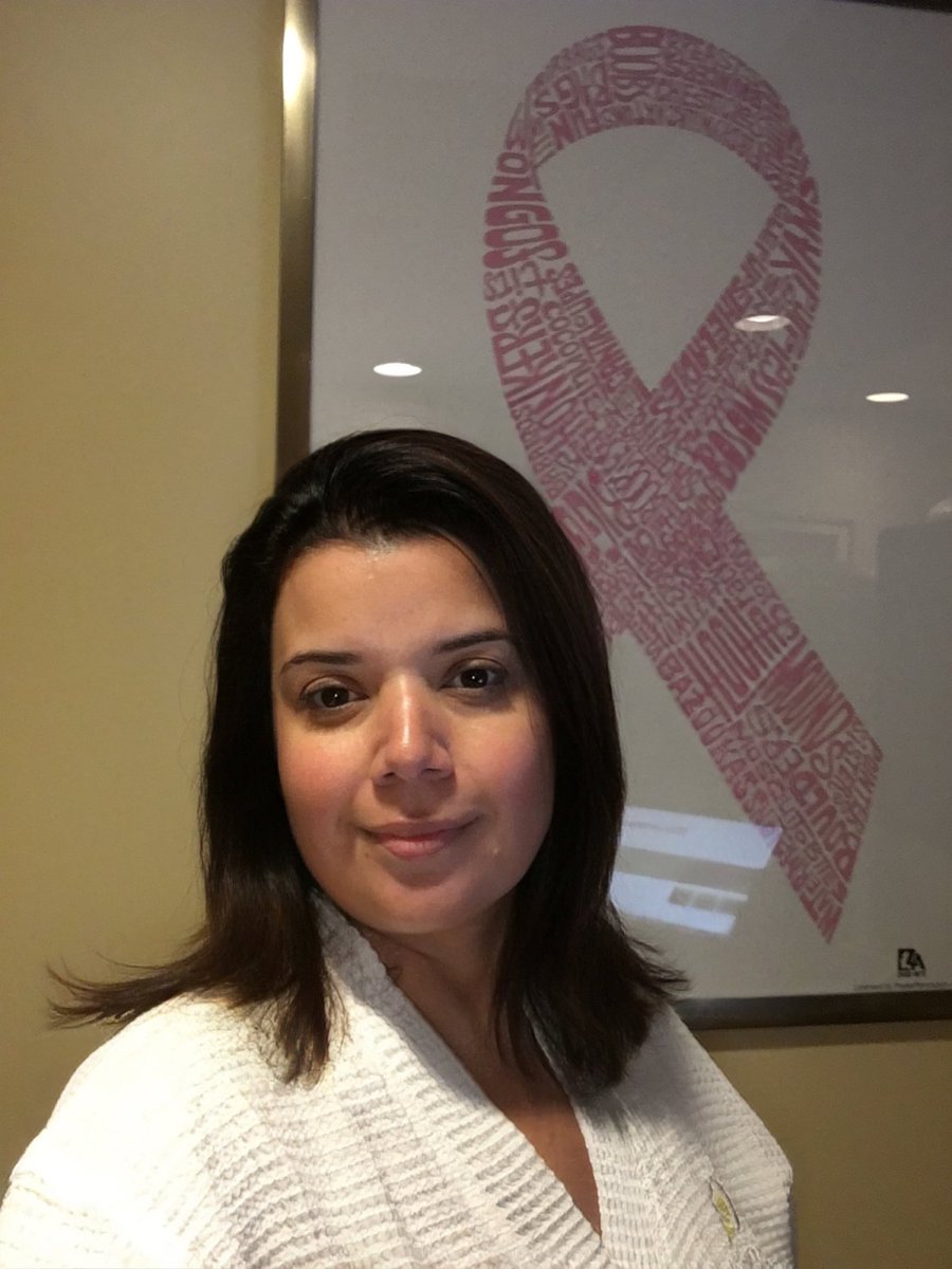 ananavarro's tweet image. October is #BreastCancerAwarenessMonth. If you haven’t gotten your annual mammogram, please try to get it scheduled. Don’t put it off. Early detection saves lives. I got mine. 🎀