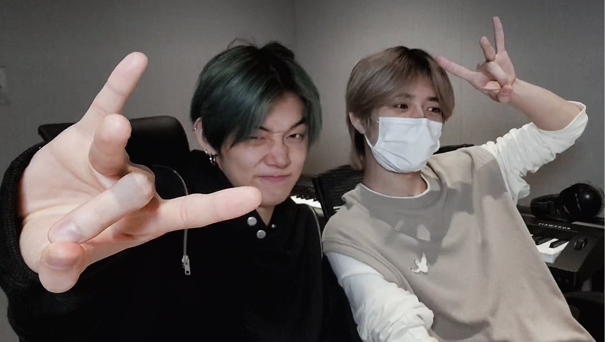 jukkyuz's tweet photo. 캡처 타임 221001 📸 https://t.co/JMpDlHIh8G