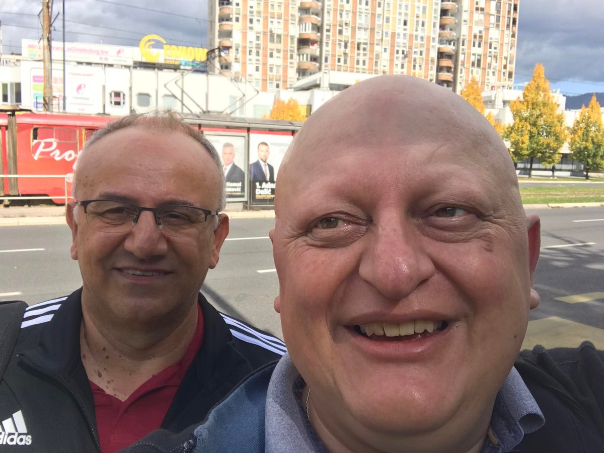 NaserHusic's tweet photo. Od 1988 godine se nismo sreli moj nekadasnji komandant iz vojske Zoran Sekulovski sadasnji general Makedonske vojske koji je radio 20 godina pri NATO u Briselu.Jedan divan susret prije svega srdacan  i emotivan. https://t.co/nmTsigrHHW