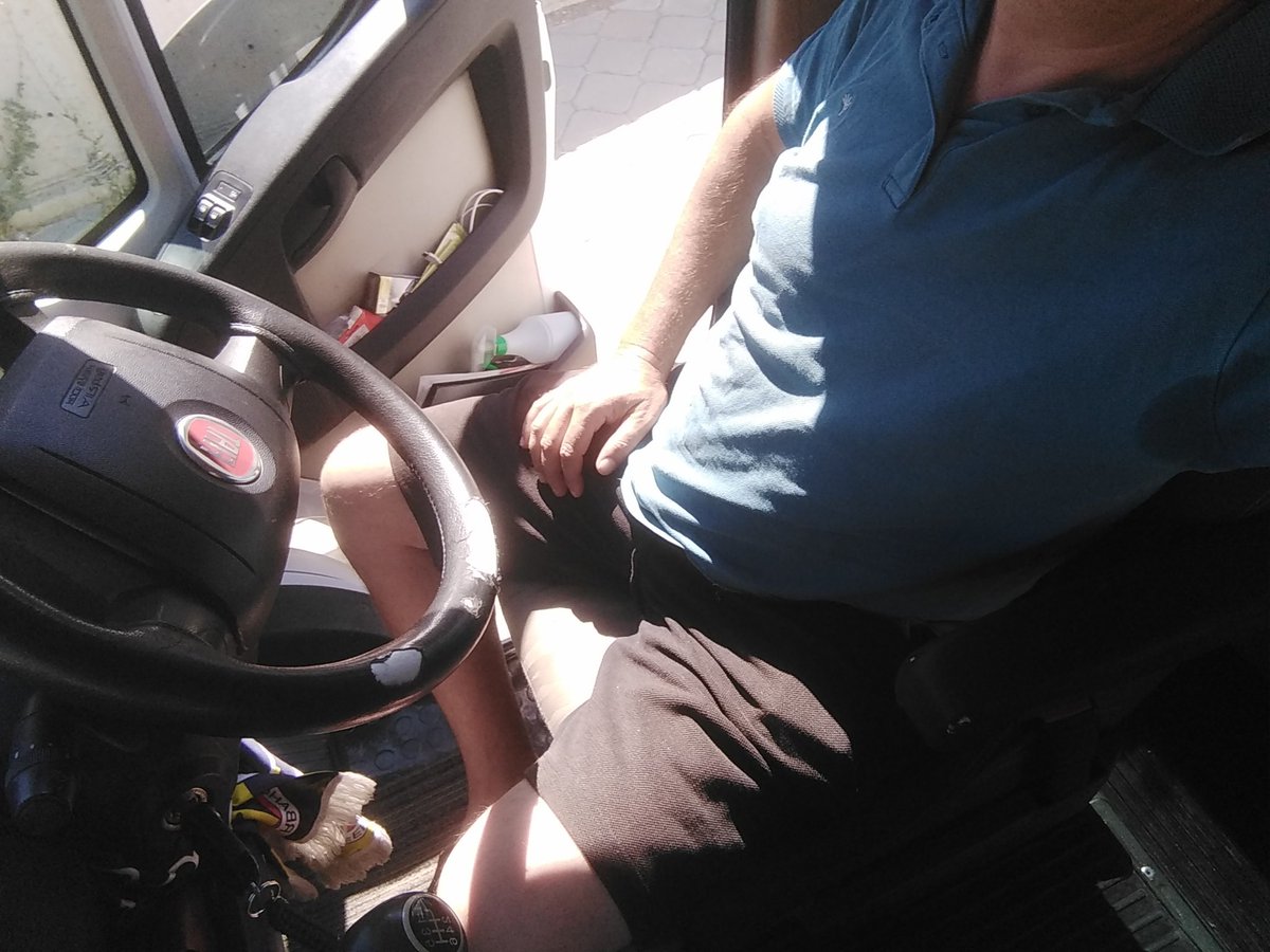 Slm akşam 8 e kadar uşakta misafirim
Tek bayan veya çift varmı tanışalım
43 yaş tek erkek