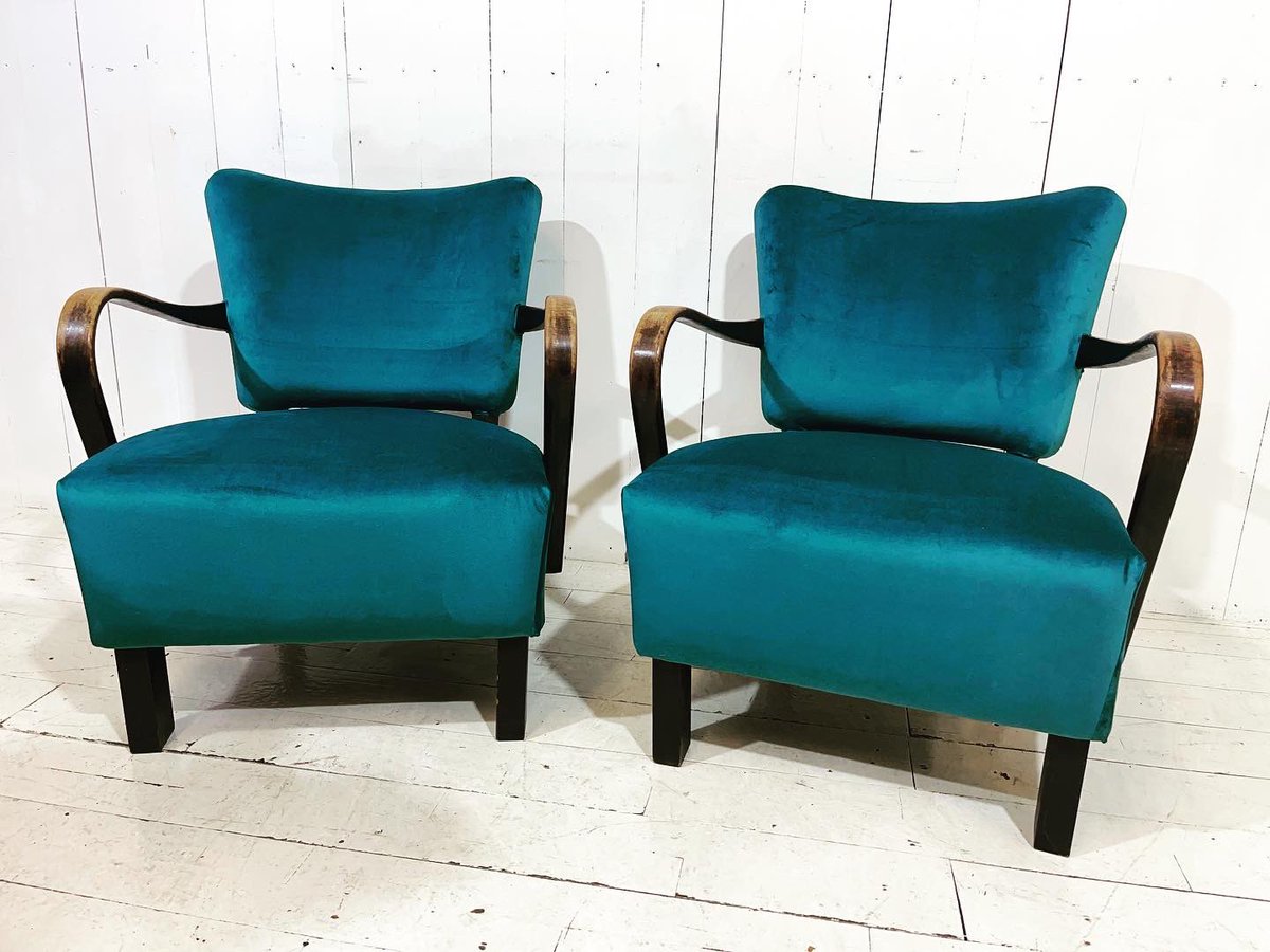 eclectic_trade's tweet photo. Customer commission, pair of Halabala armchairs in teal velvet. Choose your chair and fabric on our website. The Rare Chair Co . #therarechaircompany
#customercommissions
#Halabala #findanother https://t.co/O8pmIuEJPY