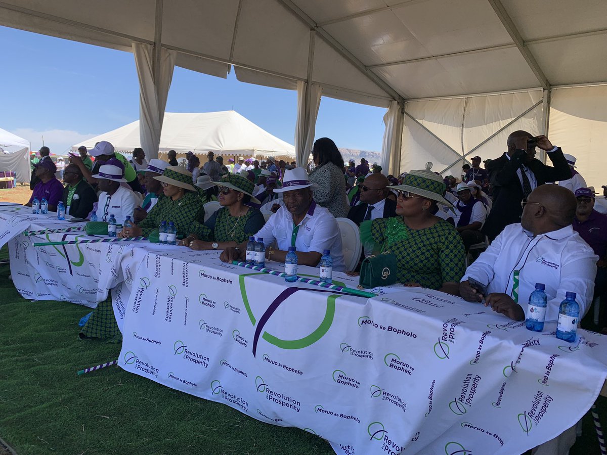 RevolutionforP1's tweet photo. Moetapele oa RFP Ntate Sam Ntsokoane Matekane o se a le ka hare ho batho #Grandfinale #Sebokasamapomelo #SamForPM #VoteRFP #RevolutionForProsperity #Thalaboliba #Lesotho https://t.co/BcS9BObfO5