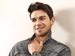 Mike Nichols
#cobrakai   RP
Twin brother of Tory
Amateur boxer
Descriptive 
Non lewd
Parody account 
Shipped with <a href="/ALegacyOfSilver/">Cᥲmrყᥒ Sιᥣvᥱr (Parody)</a> 
Please retweet