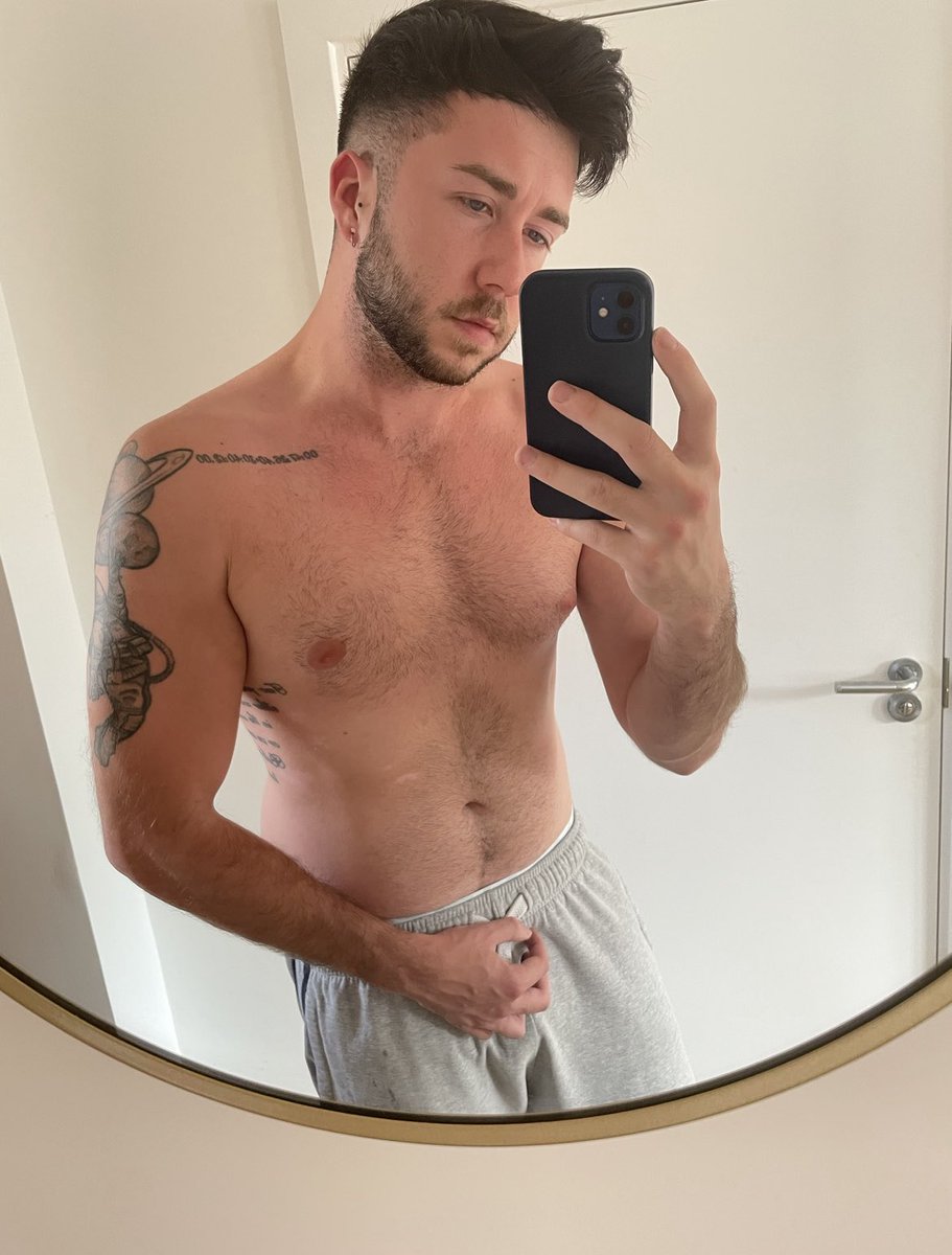 tshirtrick's tweet photo. Post workout selfie etc https://t.co/awQwNXqW8B