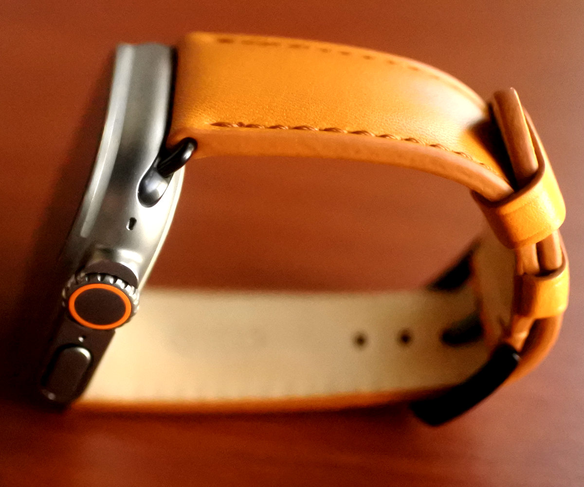 TYO_Mac's tweet photo. 【今日のウルトラ】<アルト社×ファエダ社・Leather Strap>これぞ、Ultraのために生まれてきたかのようなルックス!!FAEDA社高品質フルグレインレザー仕様。同色のAirPods Pro第2世代対応ケースもどうぞ。限定生産品。お早めに。https://t.co/DG4w2kyuti #alto #FAEDA #Ultra #TokyoTool https://t.co/mBEiTbc8XJ