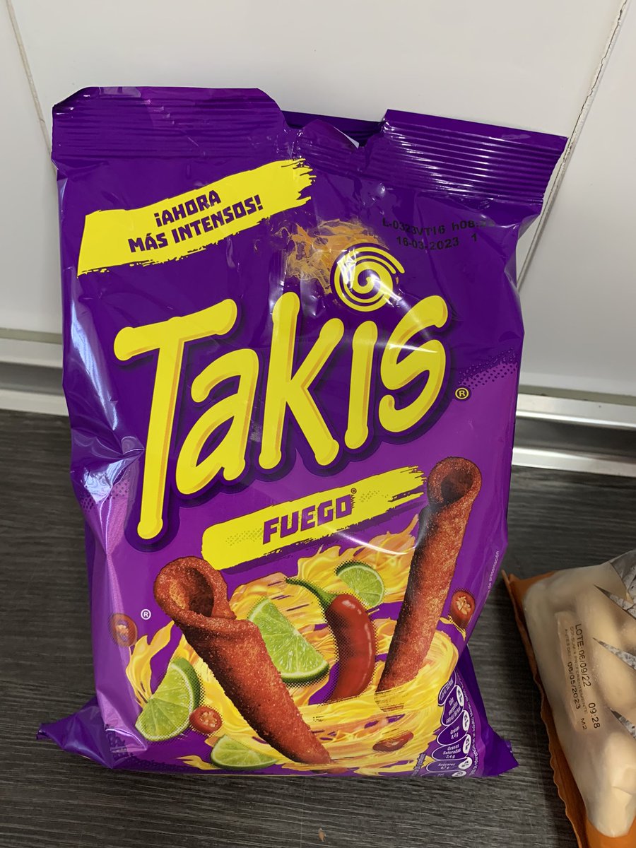 BrisCarlos's tweet photo. @TakisEsp increíble como vienen vuestras bolsas “grandes”,el precio no corresponde en absoluto con el contenido que tienen, me siento engañado y es reírse de los consumidores https://t.co/wBAUVWLj20