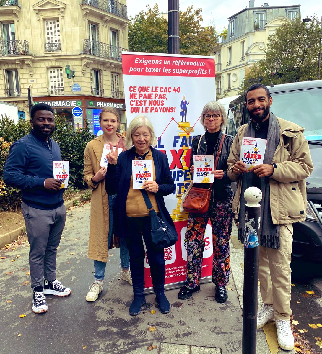 selmani_ryad's tweet photo. 📈Ce que le #CAC40 ne paye pas c’est nous qui le payons ! Mobilisé avec les camarades de @17agauche auprès des habitants de #Paris17 pour convaincre que taxer les super-profits est une mesure de justice sociale nécessaire ! #RIPsuperprofits 

✍🏽: https://t.co/3KTnkVruK2 https://t.co/xGmYiqLiSX