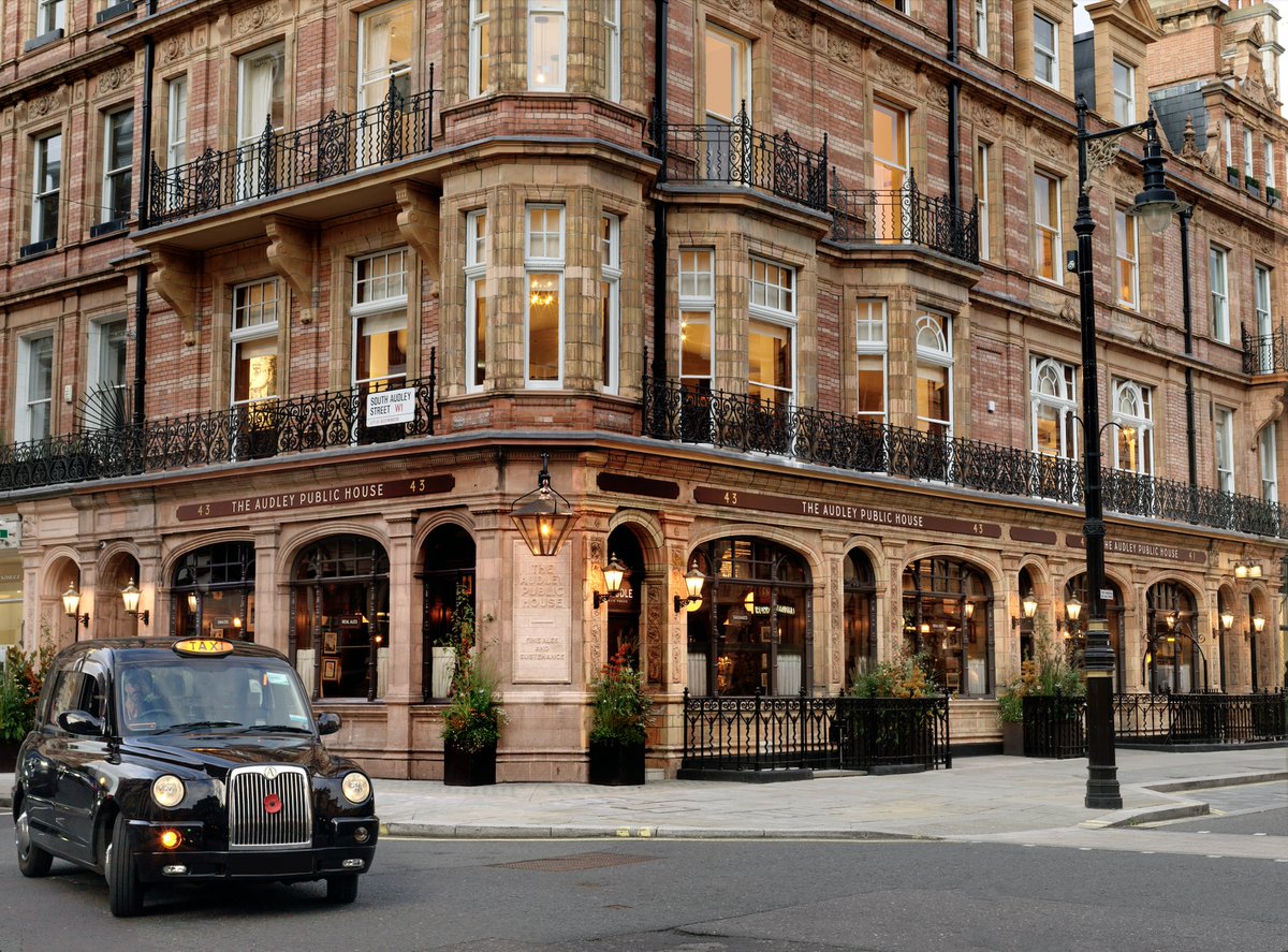 Located on the corner of Mayfair’s South Audley Street and Mount Street, The Audley Public House is a traditional neighbourhood pub, where history and contemporary art collide.
Open seven days a week from 11am. No reservations required. | #TheAudley #TheAudleyPublicHouse #Mayfair
