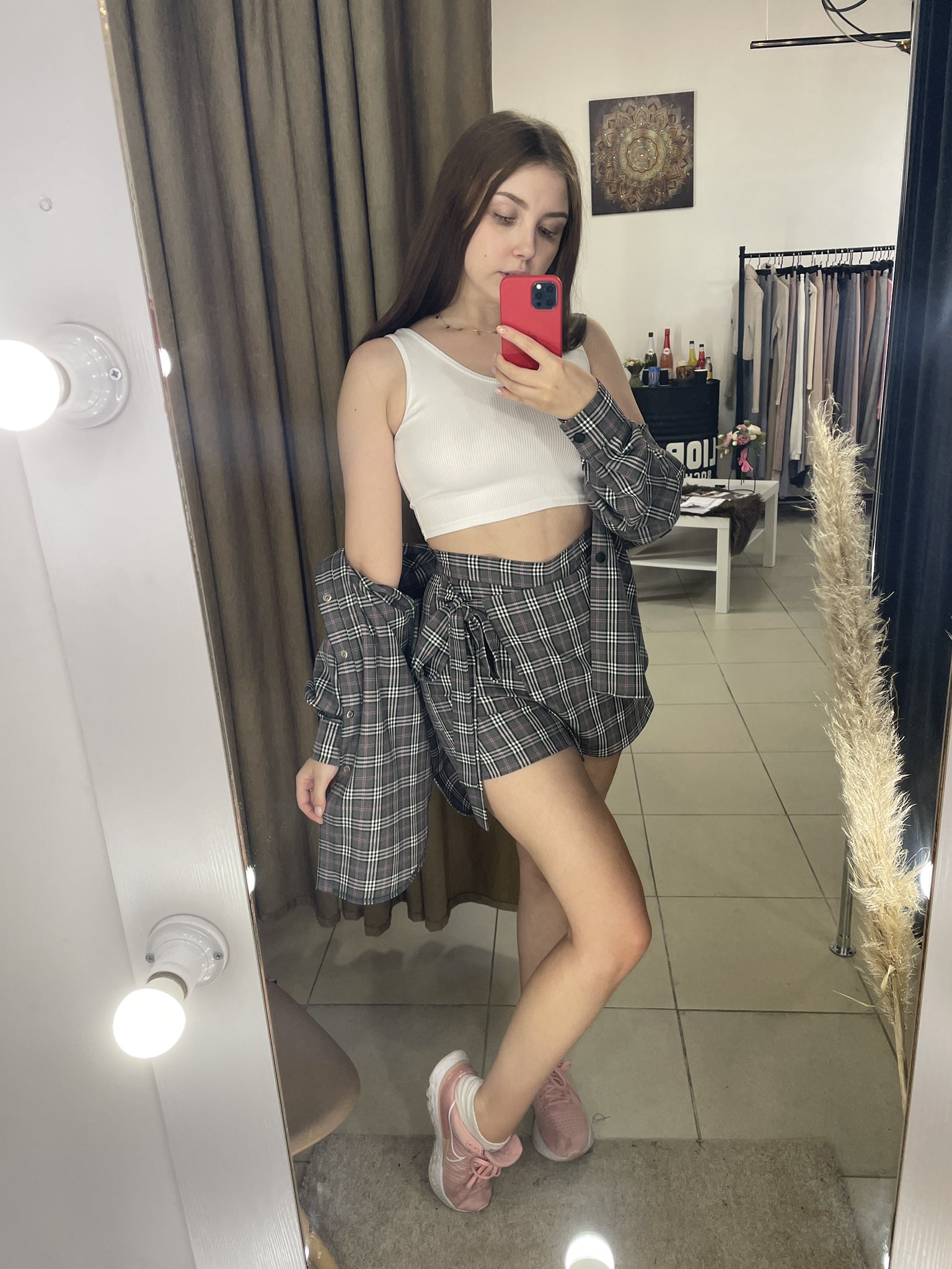 TW Pornstars - Elise Jays. Twitter. 😘. 11:26 AM - 1 Oct 2022