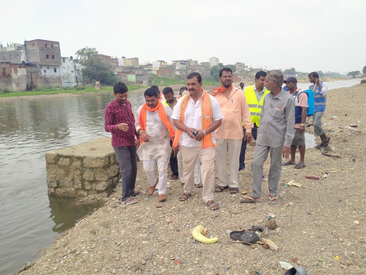 BohiniDarshan's tweet photo. Visited Bathukamma pushkar ghat on the banks of river Muchkunda (Musi) and enquired about the arrangements for the upcoming eve of Sadhula Bathukamma 

#ZiagudaDivision https://t.co/HtHqtuQMSr