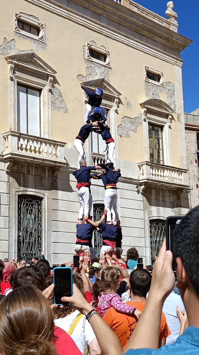 Birreiros's tweet photo. Ara sí! 4d6 dels #XiquetsCopenhagen! Enhorabona #castellers https://t.co/8O6t9Wk1N7