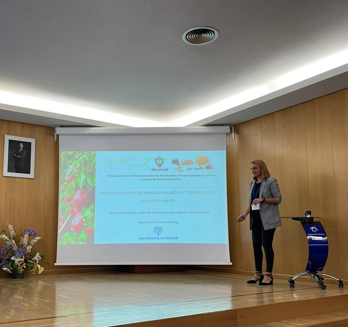 Carbonell_Rozas's tweet photo. Last day at the @MICOFOOD1 congress presenting the work "Multi-mycotoxin determination and occurrence study in apple samples" 
Go on working in #mycotoxin analysis and control in foods.
 #foodcontrol #analyticalchemistry https://t.co/03QW9xt7uj