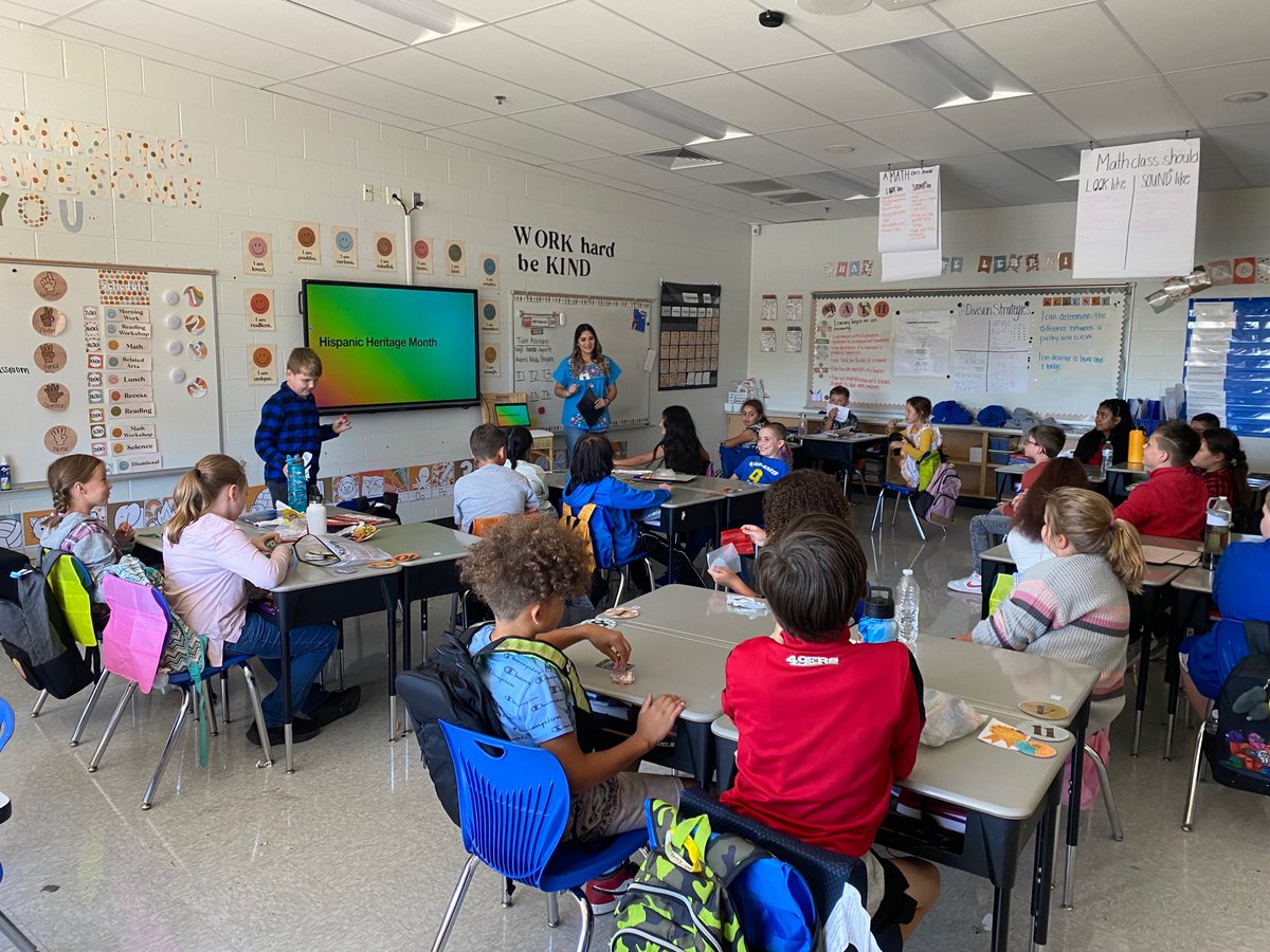EdnaLToliver's tweet photo. Students in Ms Stewart’s 4th grade class had a special guest speaker for #HispanicHeritageMonth. Student Adrian’s mother, Jackie Poliocarpio, came and shared her heritage with them on Friday. The students ate Hispanic candy, listened to music, and did a craft! https://t.co/w2MxjkuZIc