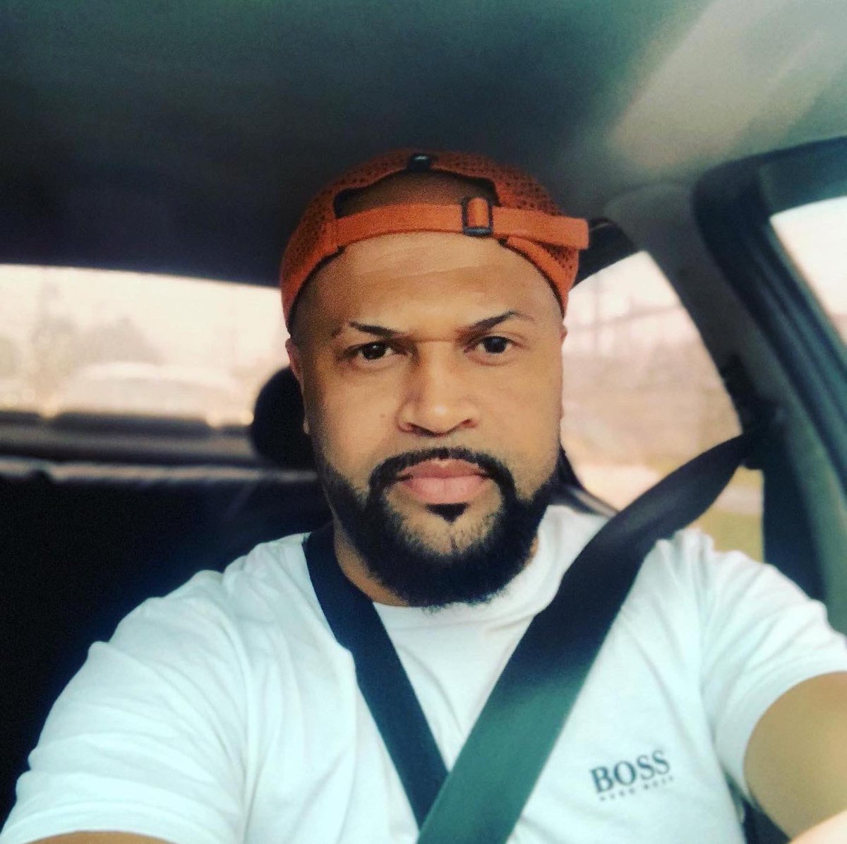 WladyViana's tweet photo. #Bomdiagente #Chegueichegando  Ótimo Sábado Iluminado Abençoado Paz Amor Felicidade 📢📣#Bemdivulgadinho      

#negroniweek #preto #negroslindos #negritudesbrasileiras #pretinhodopoder #pretinhobasico #negrosdebarba #photography #photooftheday #naturephotography #photoshop https://t.co/mxbR70ktdQ