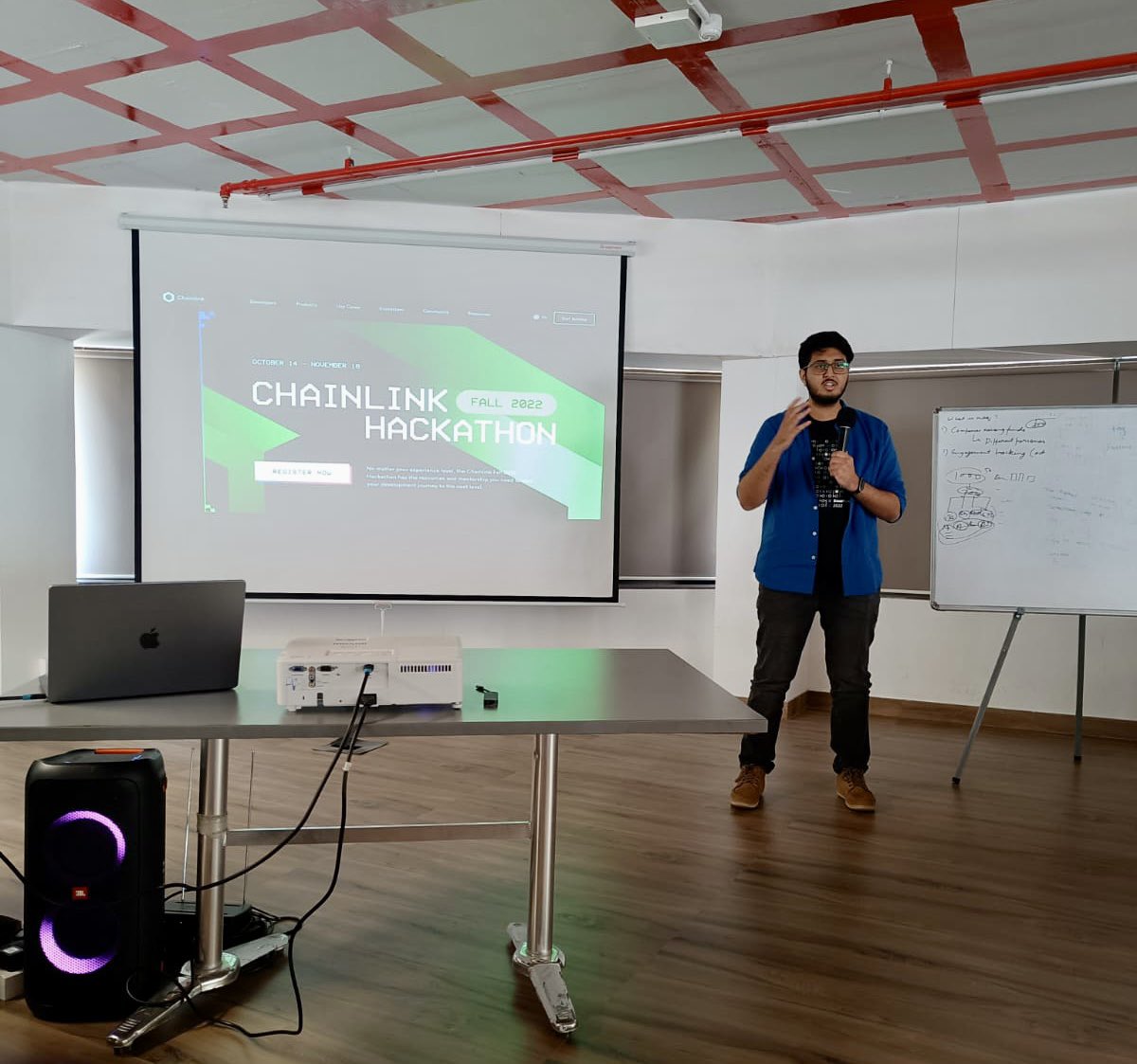 xkedar's tweet photo. Had fun today in helping host the @chainlink #SmartCon2022 watch party for #Pune chapter.

Kudos to @shabbiryk, @mahaveermuttha and @bsilagani for their constant support ♥️

@Chainlink_IN 
#ChainlinkCommunity #SmartConWatchParty https://t.co/wg0ZHuPcuY