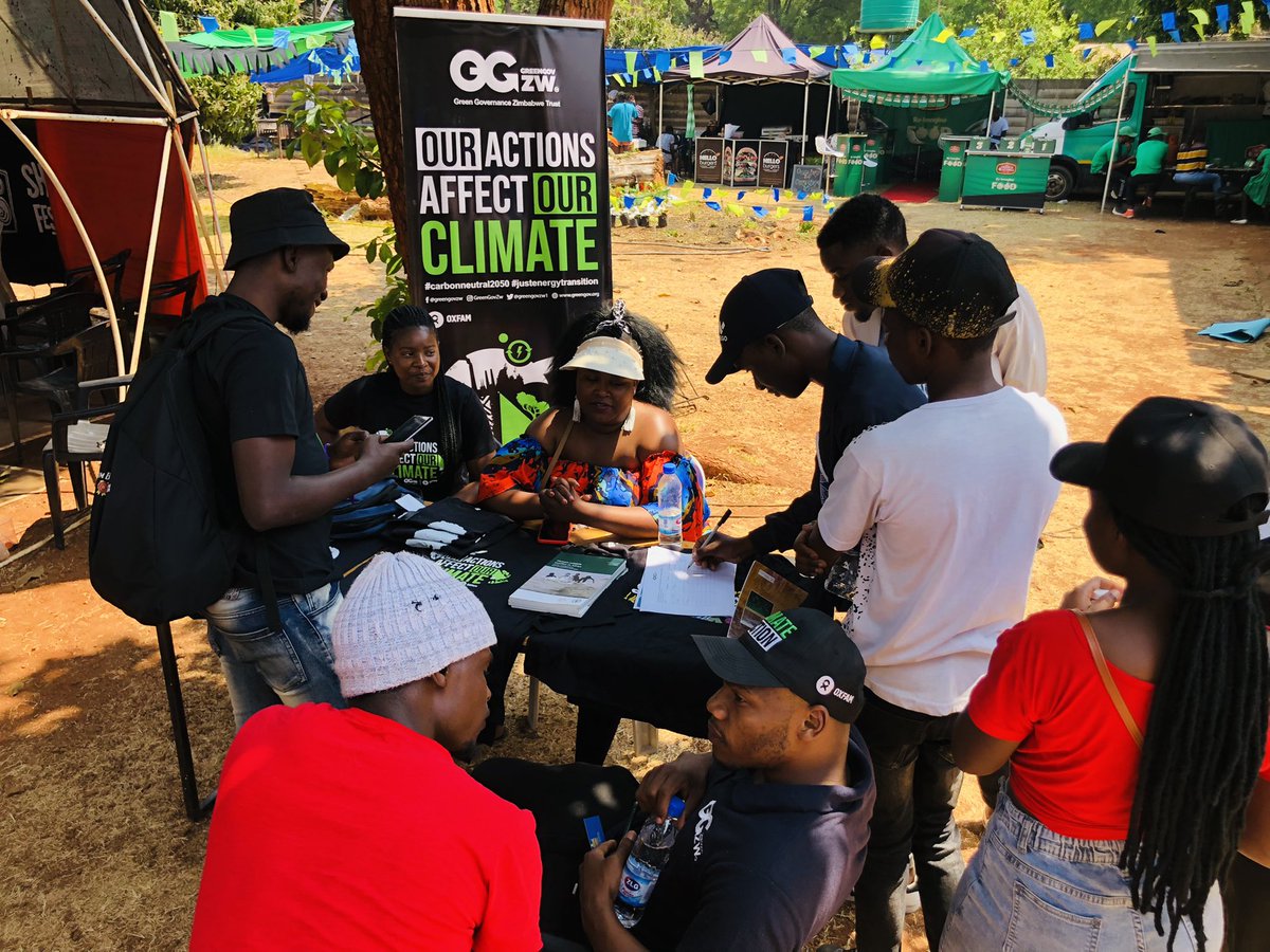 Today we gave a talk at the #Shoko2022 on #EnergyTransition, climate justice and #humanrights. We also exhibited our IEC materials and interacted with youths #PARTYcipate 
#TheHubZW @CItuarteLima @OxfaminSAF @osfsa @FordFoundation @ZELA_Infor @The_BigConvo @imswedishzim