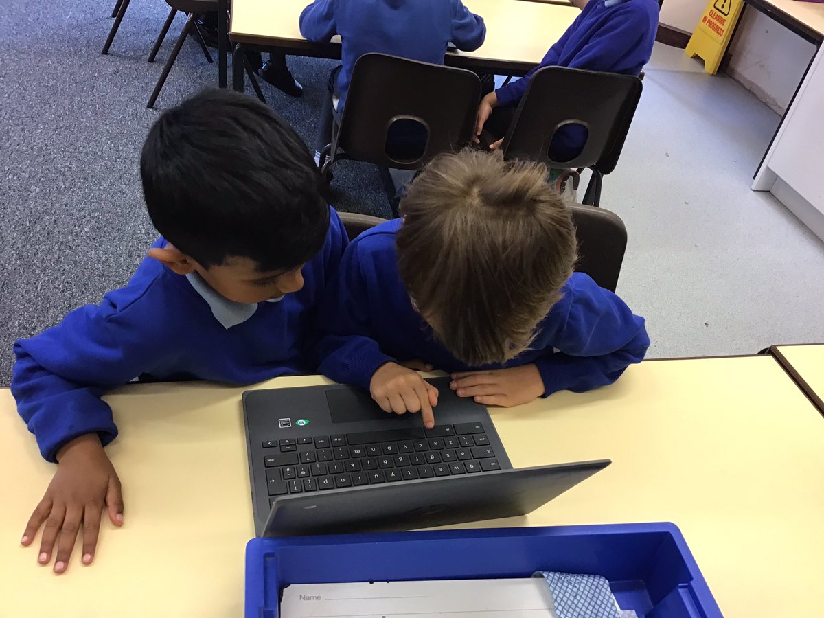 Fosse_TMET's tweet photo. Year 1 have been learning to switch on and log into a laptop today #fmcomputing #year1computing #confidence https://t.co/CZkNIASaR8