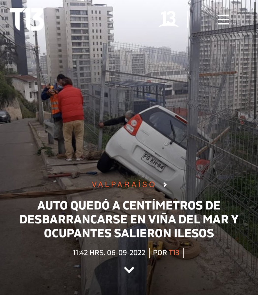 Cote_Fuenzalid's tweet photo. @vinadelmar @MacaRipa buen día! Cuándo arreglarán la reja destruida por este accidente en la subida Mackenna en Forestal? Desde el día del accidente, esta vuelta ha sido un constante peligro para los autos que bajan por esta calle. https://t.co/W3zCKPet3u
