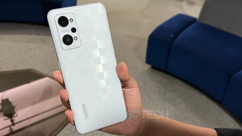 HTTech's tweet photo. Realme GT Neo 3T review: A power-packed deja vu

The #realmeGTNeo3T plays on a unique race-flag design, an 80W fast charger and Snapdragon 870 to offer a powerful gaming option. But is it worth buying? @a_kash19 tells. 
@realmeIndia

Read here: https://t.co/OswynJnzPl https://t.co/t8WD3qUn53