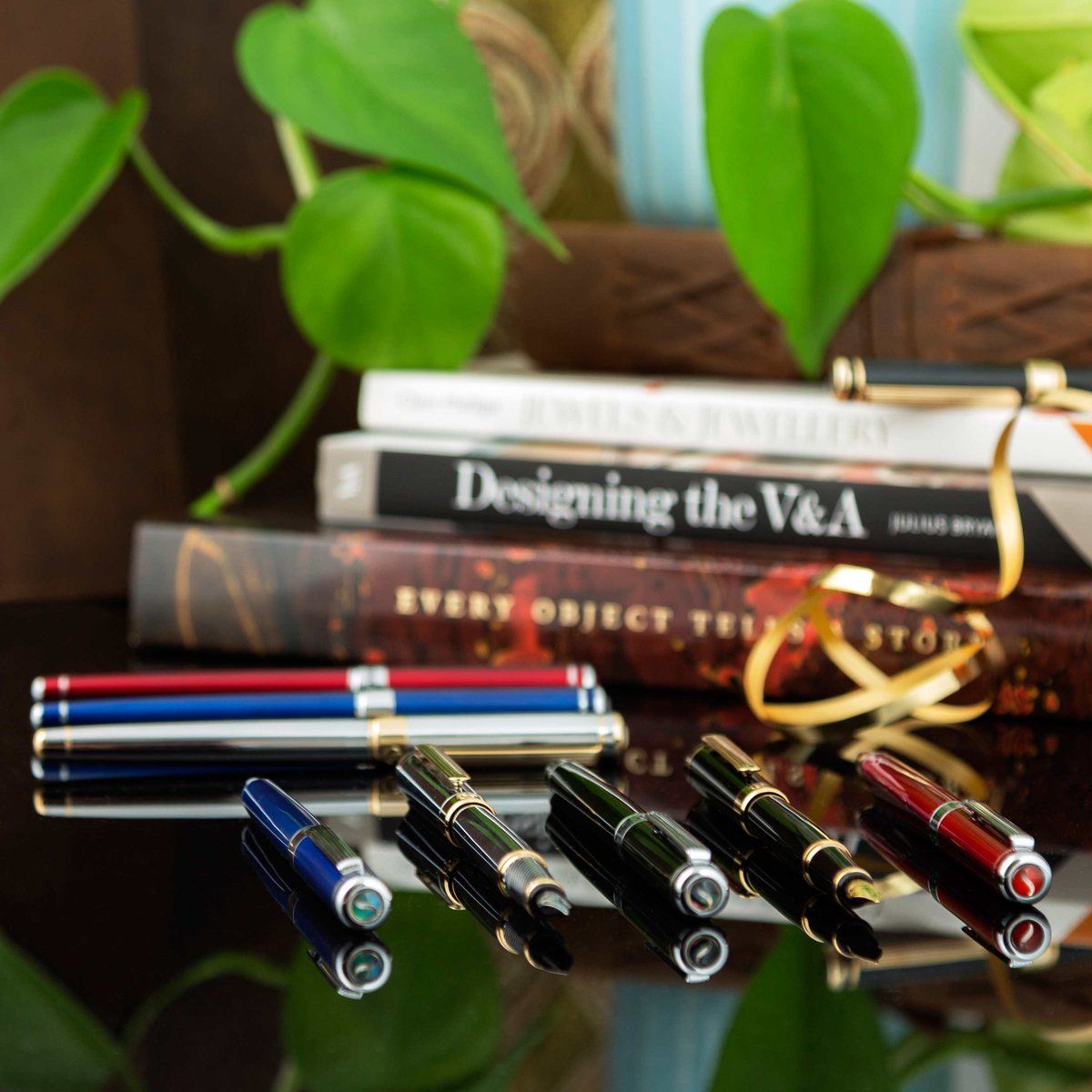 scriveiner's tweet photo. What is your EDC (everyday carry) pen? We offer rollerball, ballpoint and fountain pens. Whichever your preference, Scriveiner is #writehere for you ✍️
Stay tuned! https://t.co/6BpHI9wWwH