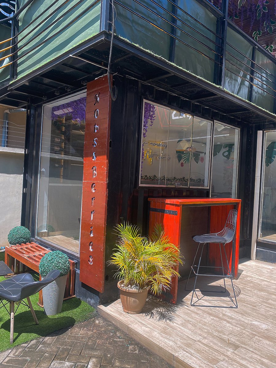 a_aderinsola's tweet photo. I’m officially launching my restaurant @nobsandberries this weekend 😭🥺 https://t.co/sREdYVjNpf