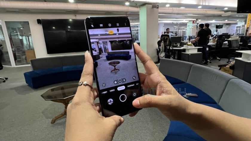 Realme GT Neo 3T review: A power-packed deja vu

The #realmeGTNeo3T plays on a unique race-flag design, an 80W fast charger and Snapdragon 870 to offer a powerful gaming option. But is it worth buying? <a href="/a_kash19/">Akash Dutta</a> tells. 
<a href="/realmeIndia/">realme</a>

Read here: bit.ly/3reCMcD