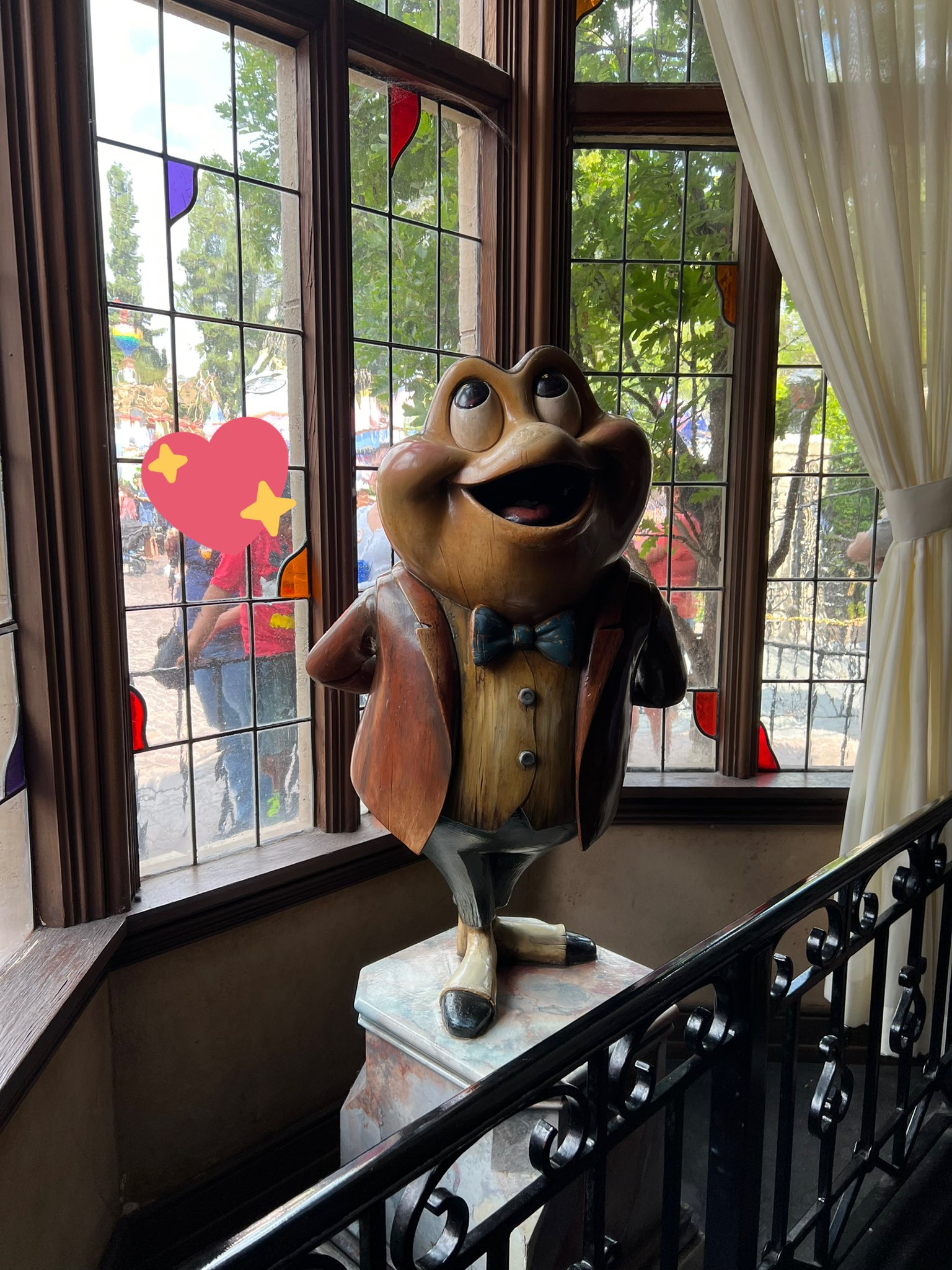 ウォルトディズニー100周年 イカボードとトード氏 ピンバッジ