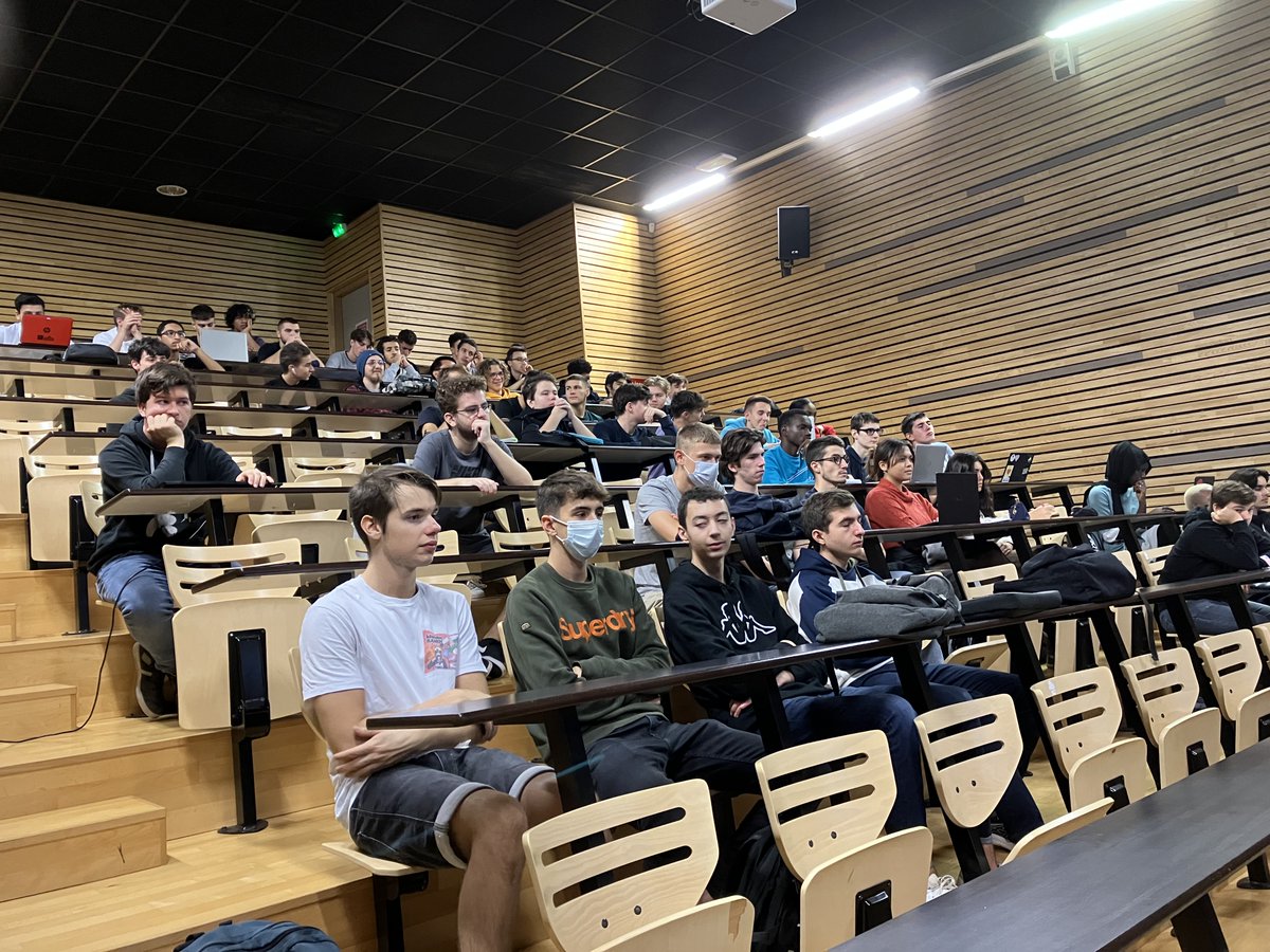 Iutbeziers's tweet photo. Aujourd’hui l’IUT inaugure son premier « Jeudis de l’entreprise » sur le thème de l’industrie avec les sociétés Instadrone et Mecanic Sud Industrie (Groupe Rochette Industrie)
#partenaire #entreprise #alternance #instadrone #ITSFUSION https://t.co/ux4ucI5Aei
