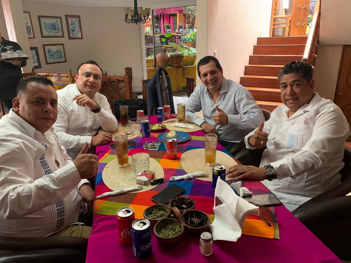 Con mis grandes amigos y hermanos el buen Brandon y Paco compañeros de la Maestría en Juicios Orales del <a href="/INACIPE/">INACIPE</a> de <a href="/FGRMexico/">FGR México</a> y Juan Alberto Prado Gomez, Secretario General del Sindicato Nacional de Renovación al Servicio de los Trabajadores. #MMG