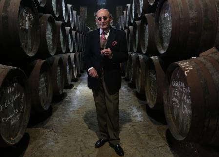 No os perdáis este fantástico reportaje que ha realizado La Vanguardia a Toro Albalá con motivo de su centenario. 
¡Orgullosos de nuestras bodegas! 

¡Enhorabuena por vuestra impecable trayectoria !
bit.ly/3dVSplZ

#consejoreguladormontillamoriles #PXperts #toroalbala