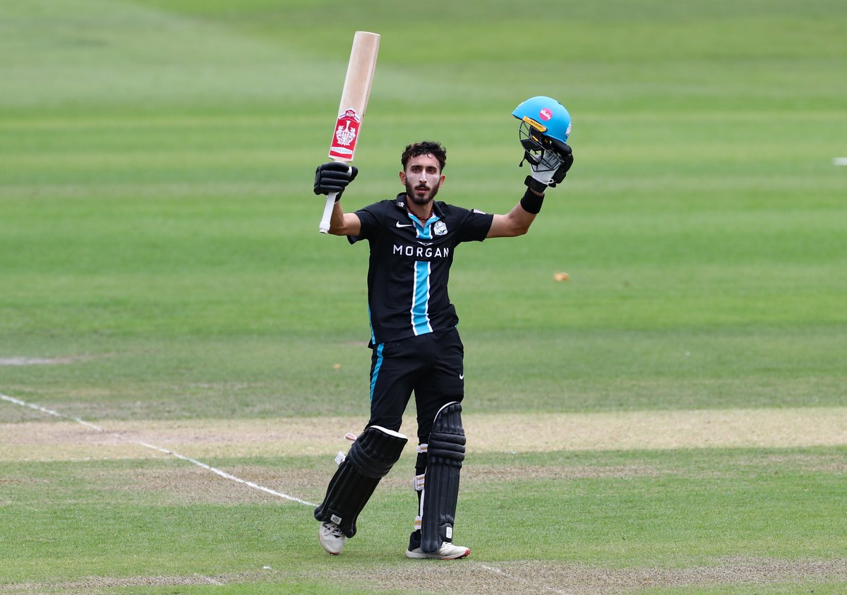 WorcsCCC's tweet photo. 𝗦𝗘𝗔𝗦𝗢𝗡 𝗦𝗡𝗔𝗣𝗦 📸

From a cold rainy start against Leicestershire in April, to an early finish in late September, there have been some memorable pictures along the way 🖼 

We want to see your snaps from the 2022 season 👇

💚 #WeAreWorcestershire | 🍐 #Pears https://t.co/poK7f1XBEU