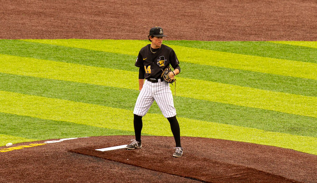 AppBaseball's tweet photo. Best 📸 of 2022

Grey LaSpaluto
Junior
Apex, N.C.
#TIGMA https://t.co/TMdO4dgOkD