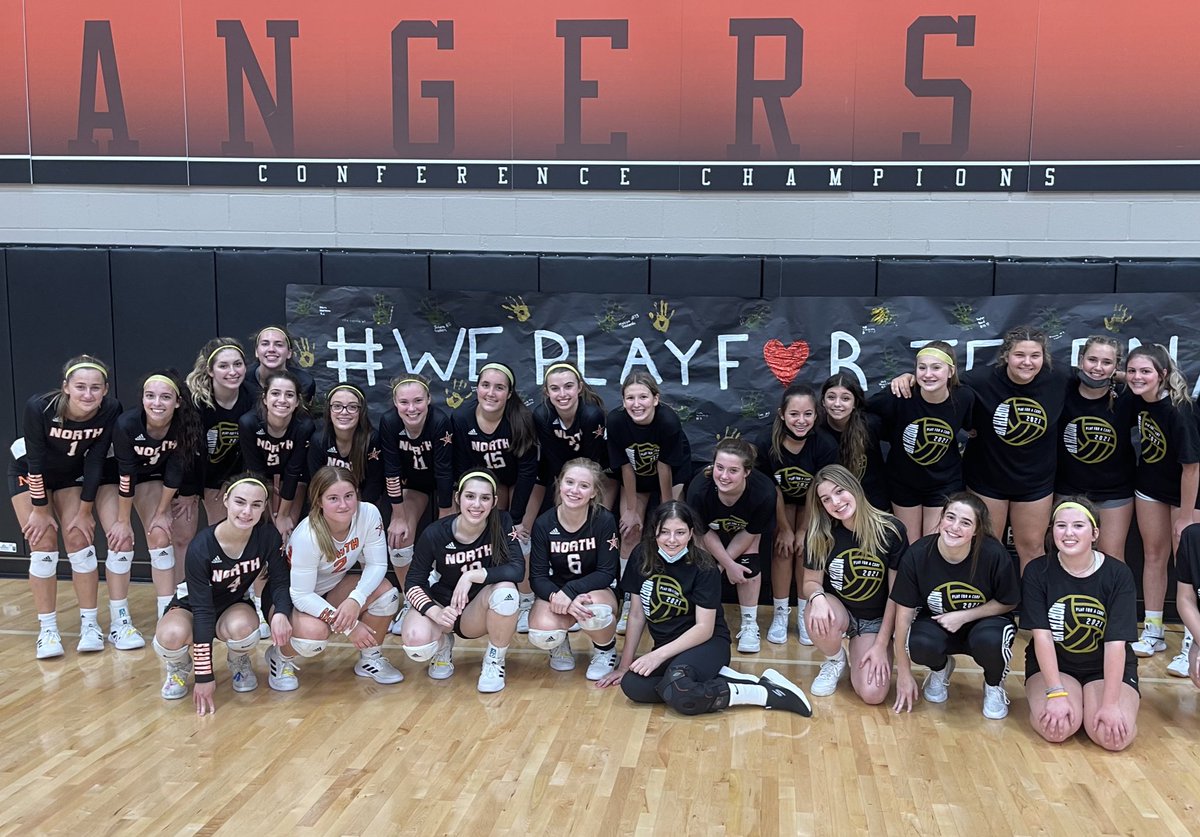 ENVolleyball's tweet photo. an incredibly special night tonight for #NorthVB as we honor a very special teammate, friend & person ๐ผ๐ผ๐
๐ Chardon High School
๐Eastlake North High School
๐ Fresh 4:30/JV 5:30/Varsity 6:30
๐ Donations @ the door for https://t.co/lFgNSNuDd5
#WePlayForJelena #DefendDIPG https://t.co/S3qnBNIcNu