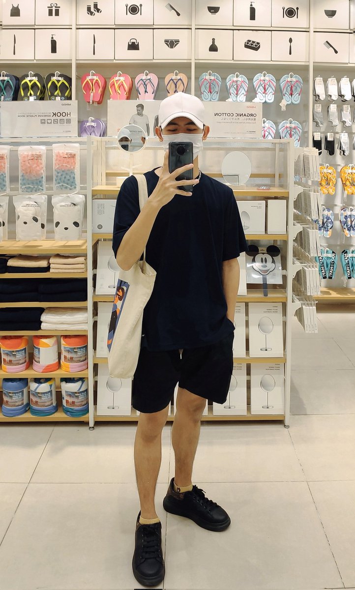 Aung12Phyo's tweet photo. - 𝗔𝗹𝗼𝗻𝗲 𝗶𝘀 𝗮 𝗯𝗶𝘁 𝗹𝗼𝗻𝗲𝗹𝘆 𝗯𝘂𝘁 𝗶𝘁'𝘀 𝗽𝗲𝗮𝗰𝗲𝗳𝘂𝗹 🍀 https://t.co/R1l9RhuVIL