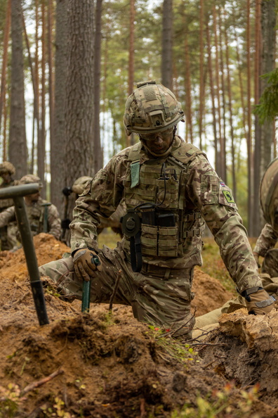 CommanderCabrit's tweet photo. The SNAPEX in πͺπͺ is ramping up.
Last night π¬π§ 2 RIFLES dug defensive positions and conducted patrols through southern Estonia alongside their 2nd Bde Allies.
Great demonstration of Estonia's speed of mobilisation and ability to respond to hostility at short notice.
#OKAS22 https://t.co/Eapt19qvaZ