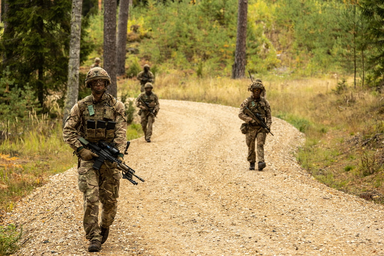CommanderCabrit's tweet photo. The SNAPEX in πͺπͺ is ramping up.
Last night π¬π§ 2 RIFLES dug defensive positions and conducted patrols through southern Estonia alongside their 2nd Bde Allies.
Great demonstration of Estonia's speed of mobilisation and ability to respond to hostility at short notice.
#OKAS22 https://t.co/Eapt19qvaZ