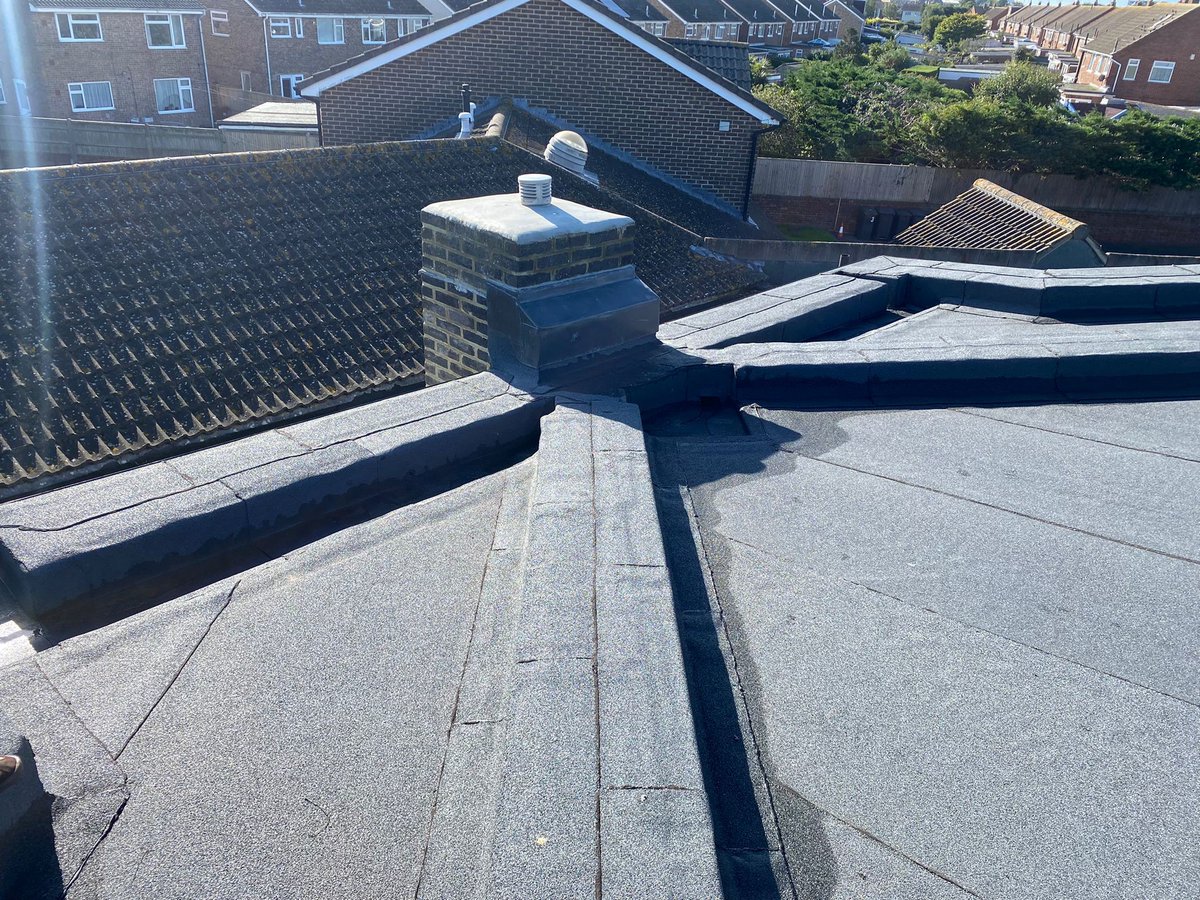 ClarkeRoofingSL's tweet photo. One our teams has just completed this Bauder 30 year system on a church in Eastbourne. A great result with a very happy client.🔥👌
#flatroofing #bauder #southeast #sussex #eastbourne #churchroof #roofing #flatroofsystem https://t.co/frAuz3EFIh