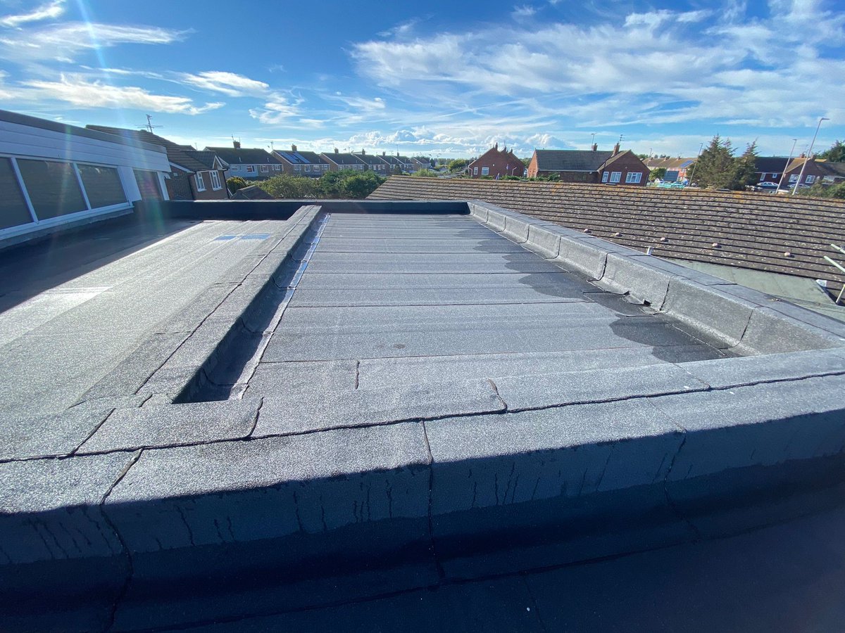 ClarkeRoofingSL's tweet photo. One our teams has just completed this Bauder 30 year system on a church in Eastbourne. A great result with a very happy client.🔥👌
#flatroofing #bauder #southeast #sussex #eastbourne #churchroof #roofing #flatroofsystem https://t.co/frAuz3EFIh