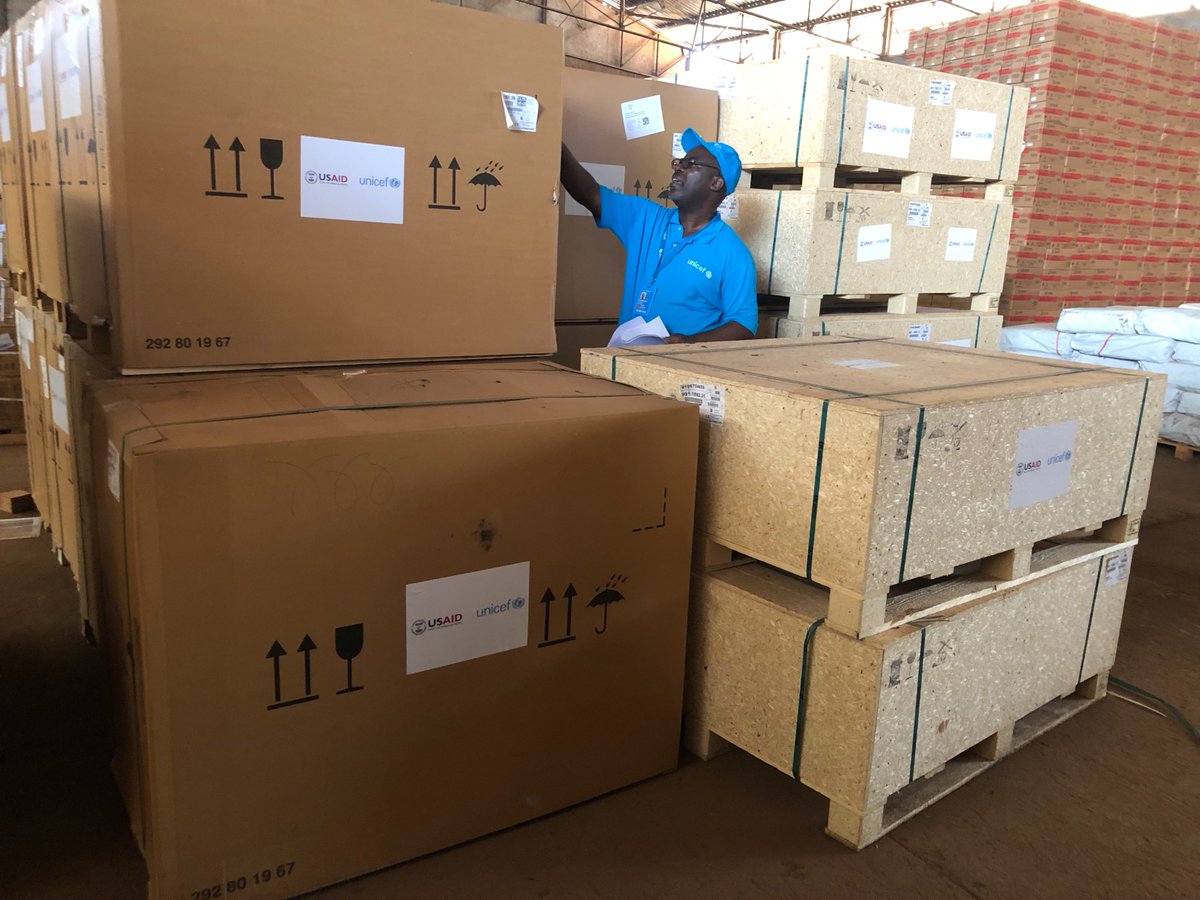 UNICEF_CAR's tweet photo. .@UNICEF_CAR leaves no stone unturned to reach the most remote areas.
With the support of @USAID, and for the first time, we shipped 12 solar fridges by river to the #Mobaye and #Alindao Health Districts to make sure #vaccines are stored in adequate conditions. https://t.co/QHsELn87Gl