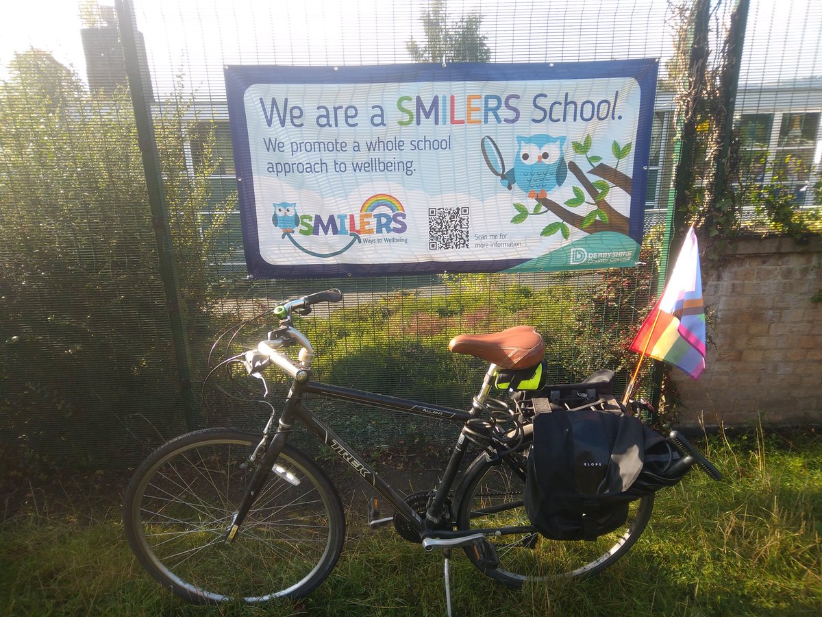 Be_Travel_Smart's tweet photo. A great ride out to @HallamFieldsJS to see the work they are doing to develop their @TeamModeshift #STARSAccreditation travel plan. 
Their railing banners &amp; #parkingbuddies look  wonderful - especially the @DerbyshireEIS SMILERS one! 🦉😊 https://t.co/e6Aznmd6h3