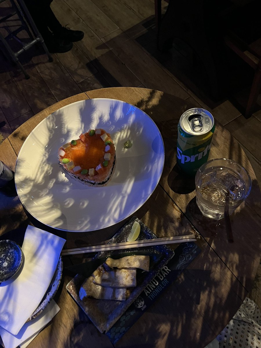 mickey_asuka's tweet photo. #ToMySunflower 記念日にここでご飯が食べられるとは。タイに来てよかった🎵
2人が幸せでありますように。

#MewGulf 
 #MewGulfMyHappiness
#TharnTypetheseries 
#AINUBar https://t.co/d052R7EicV