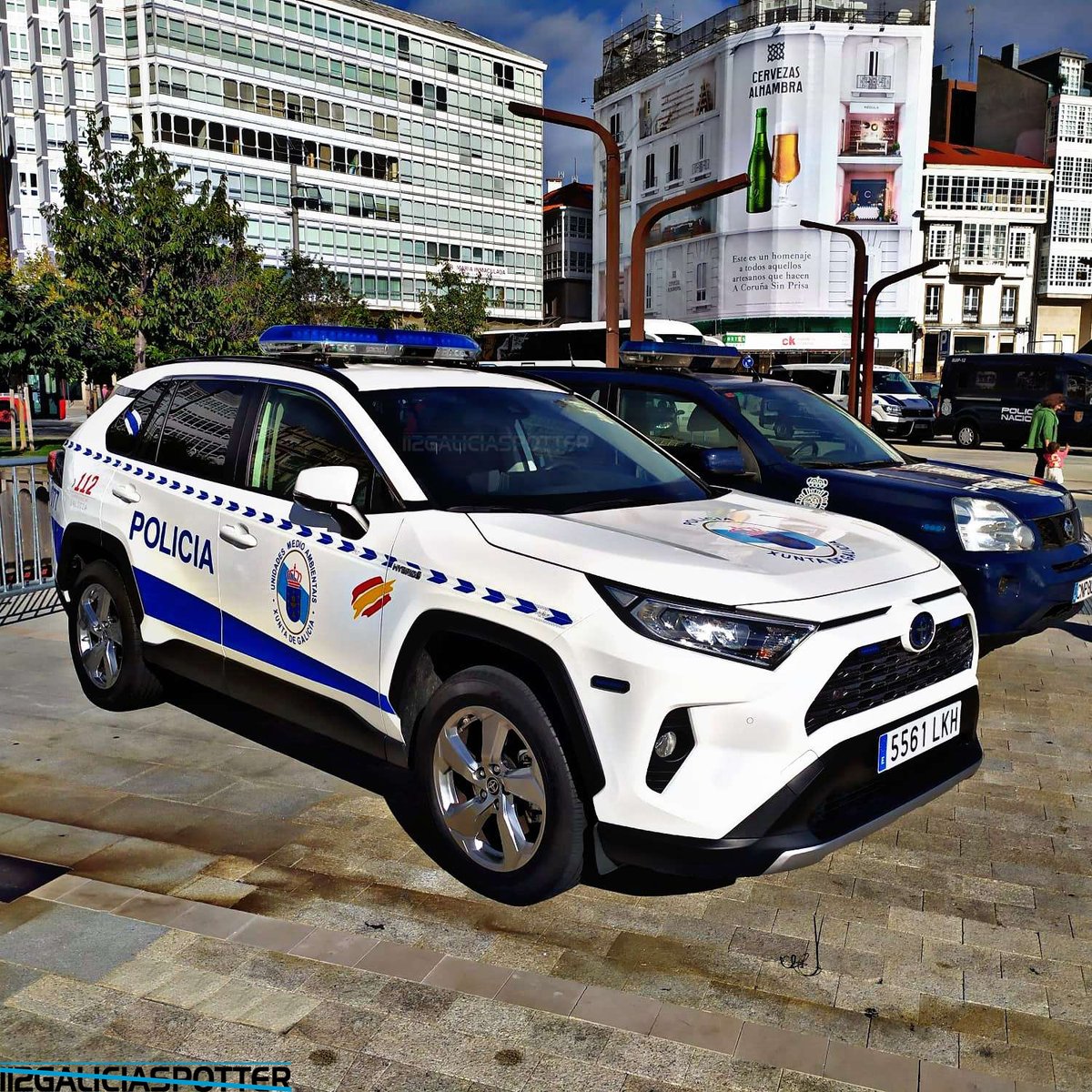 GaliciaSpotter's tweet photo. 2018 Toyota RAV4 de la Unidad de Policía Autónoma de Galicia. @UpaGalicia 

Equipado por @ricarsat con @Isaeelectronica 

Presente en la exposición de medios de la @policia en A Coruña.

#emergency #isaearcus #bluelights #DíadelaPolicía #ACoruña #cnp #upagalicia #galicia #spotter https://t.co/UOwGgkpnac