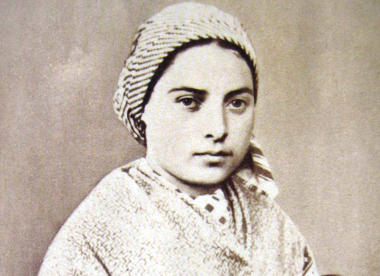 RCEastAnglia's tweet photo. The relics of St Bernadette, whose visions of Our Lady are closely associated with the French shrine at Lourdes, will be visiting the Diocese of East Anglia later this month.
https://t.co/26fpH83DBG https://t.co/fV3FrMbuW8